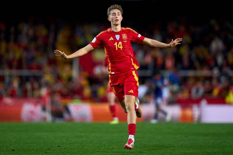 Dean Huijsen playing for Spain and Bournemouth